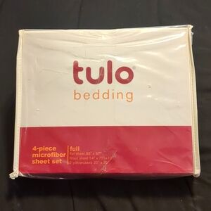 Tulo Bedding Set